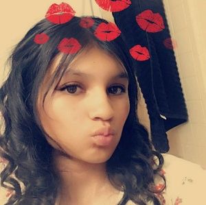 Meet your Posher, Mia